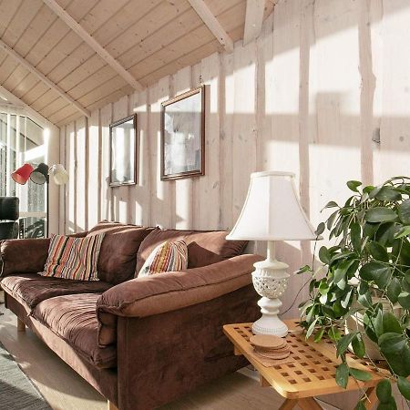Three-Bedroom Holiday Home In Rodby 38 Kramnitse Exterior photo