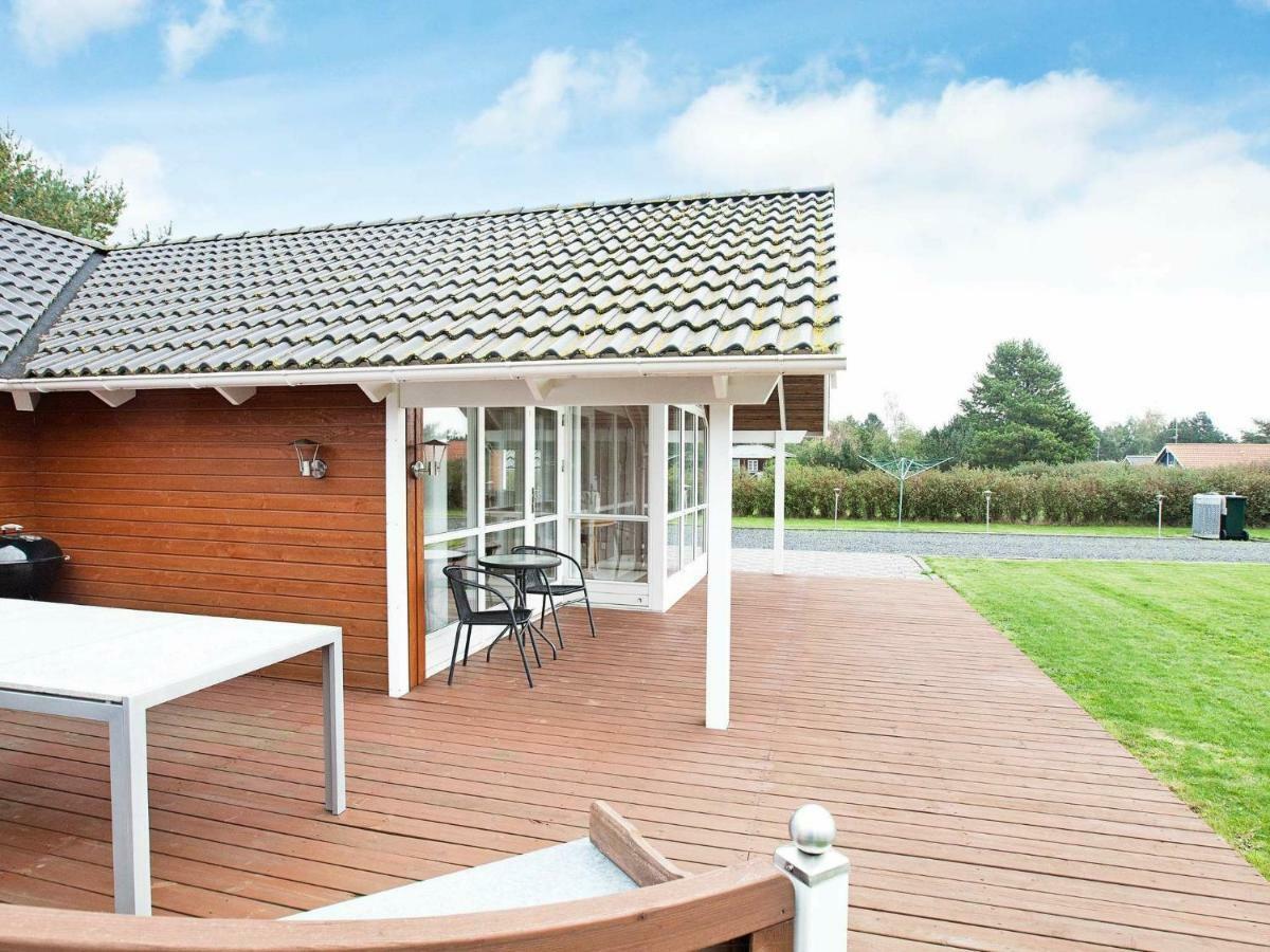 Three-Bedroom Holiday Home In Rodby 38 Kramnitse Room photo